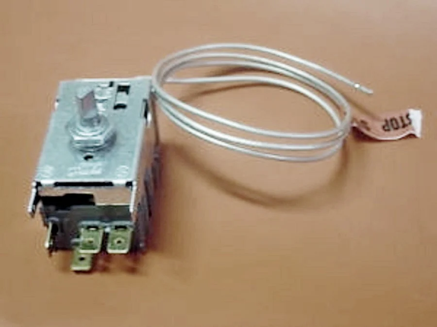 501161.03ME - TERMOSTATO DP CM.71 STOP 3 C. CM74